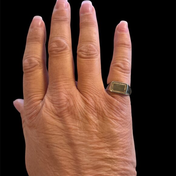 Wolf Circus Stainless Steel Parker Signet Ring Size 7 - Picture 1 of 3